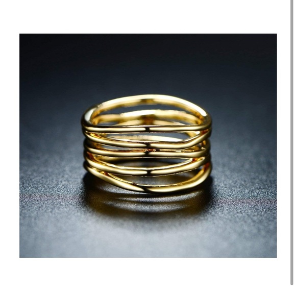 18K Gold Plated Statement Ring Elegant Gold-Tone Women's Ring - Picture 5 of 7
